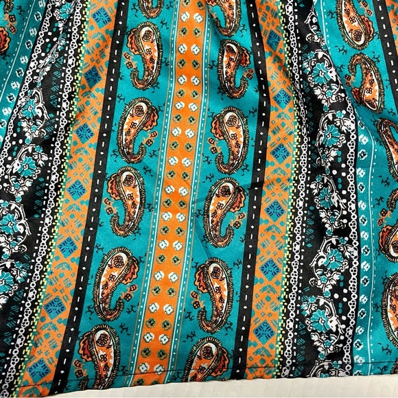 Women's Multicolor Paisley Patterned Shorts - Picture 3 of 8